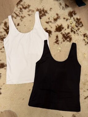 Classic Scoop Neck Tank Top - Black & White